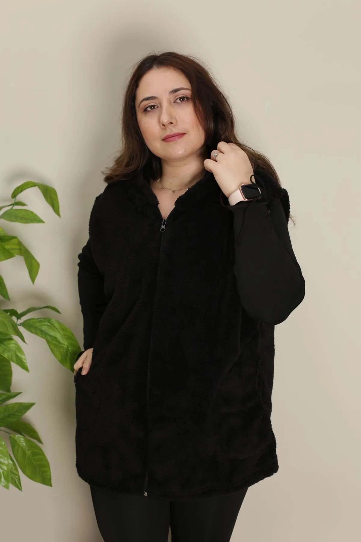 RENKTE KAPÜŞONLU CEPLİ SİYAH BATTAL PELUŞ YELEK