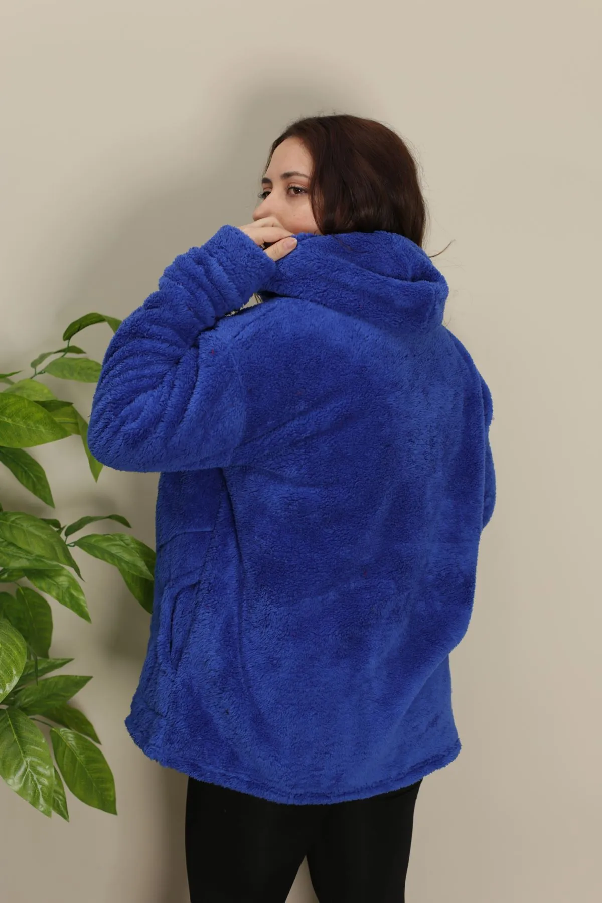 RENKTE BATTAL SAKS MAVİ PELUŞ CEKET&MONT