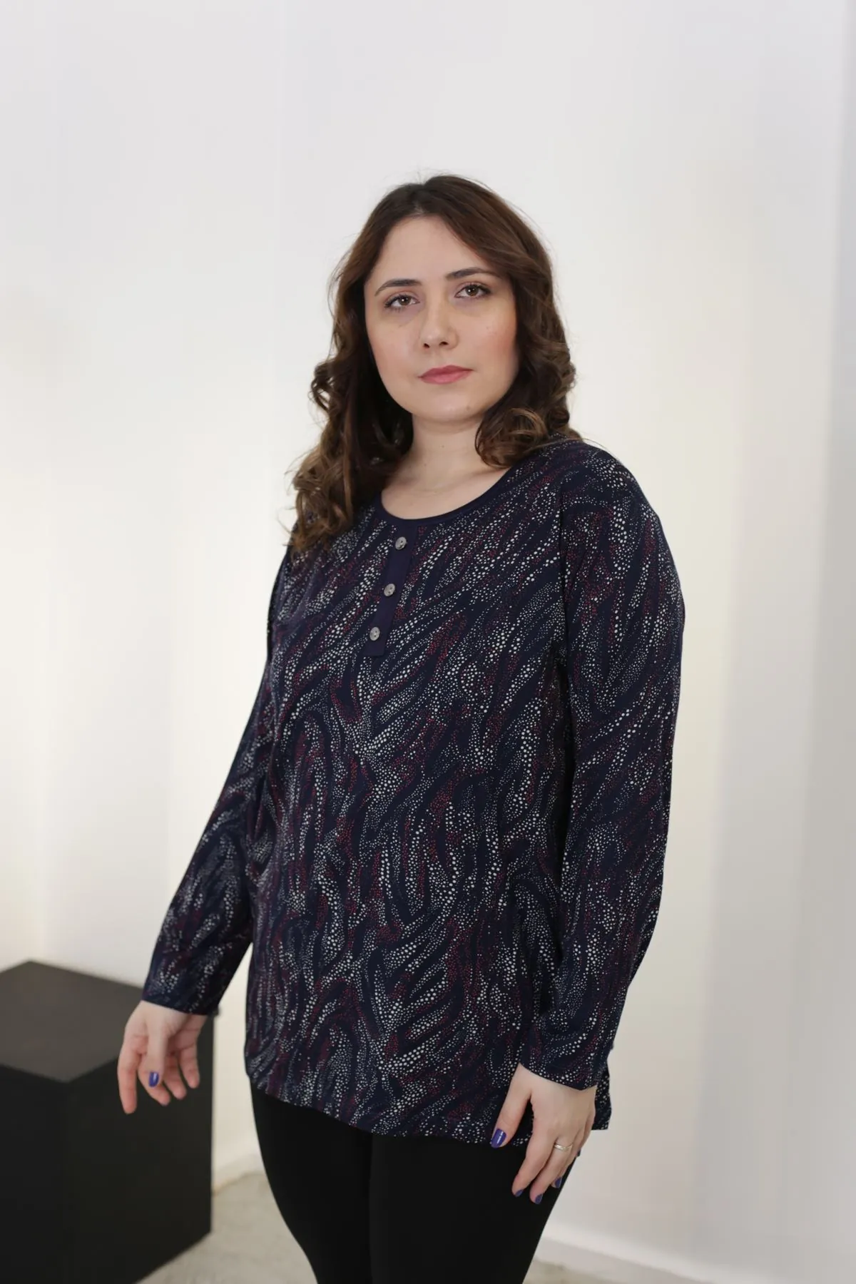 RENKTE DESENLİ UZUN KOL ESNEK PENYE BLUZ