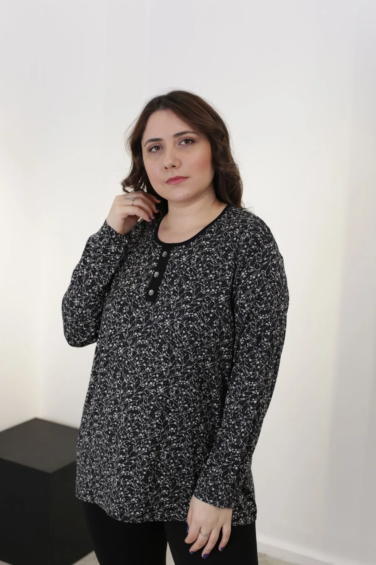 RENKTE DESENLİ UZUN KOL ESNEK PENYE BLUZ