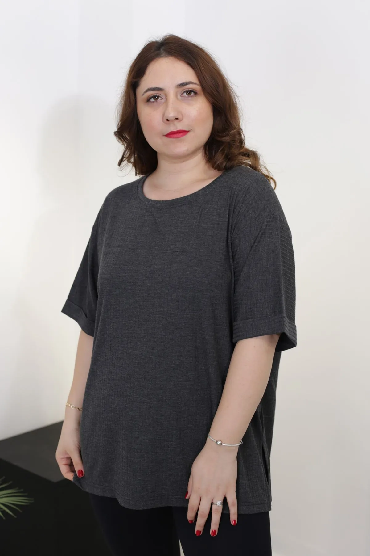 RENKTE BATTAL KAŞKORSE ANTRASİT TSHİRT