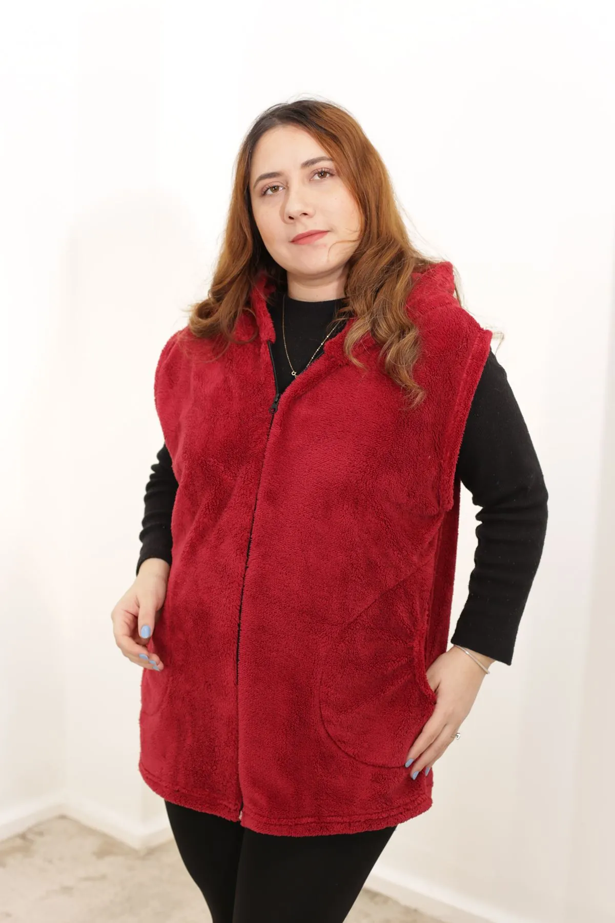 RENKTE BATTAL BEDEN ÖZEL ÜRETİM BORDO PELUŞ YELEK