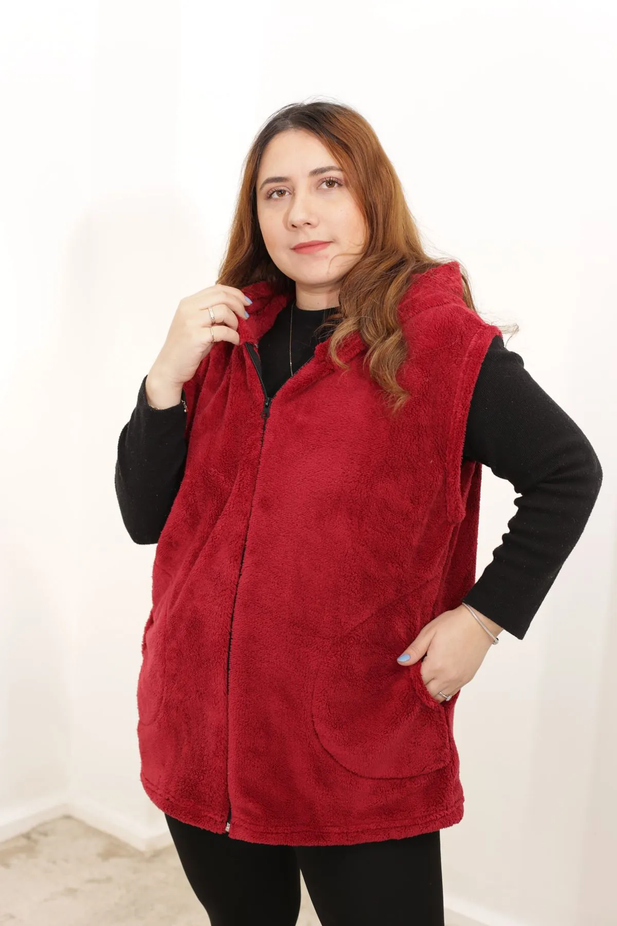 RENKTE BATTAL BEDEN ÖZEL ÜRETİM BORDO PELUŞ YELEK