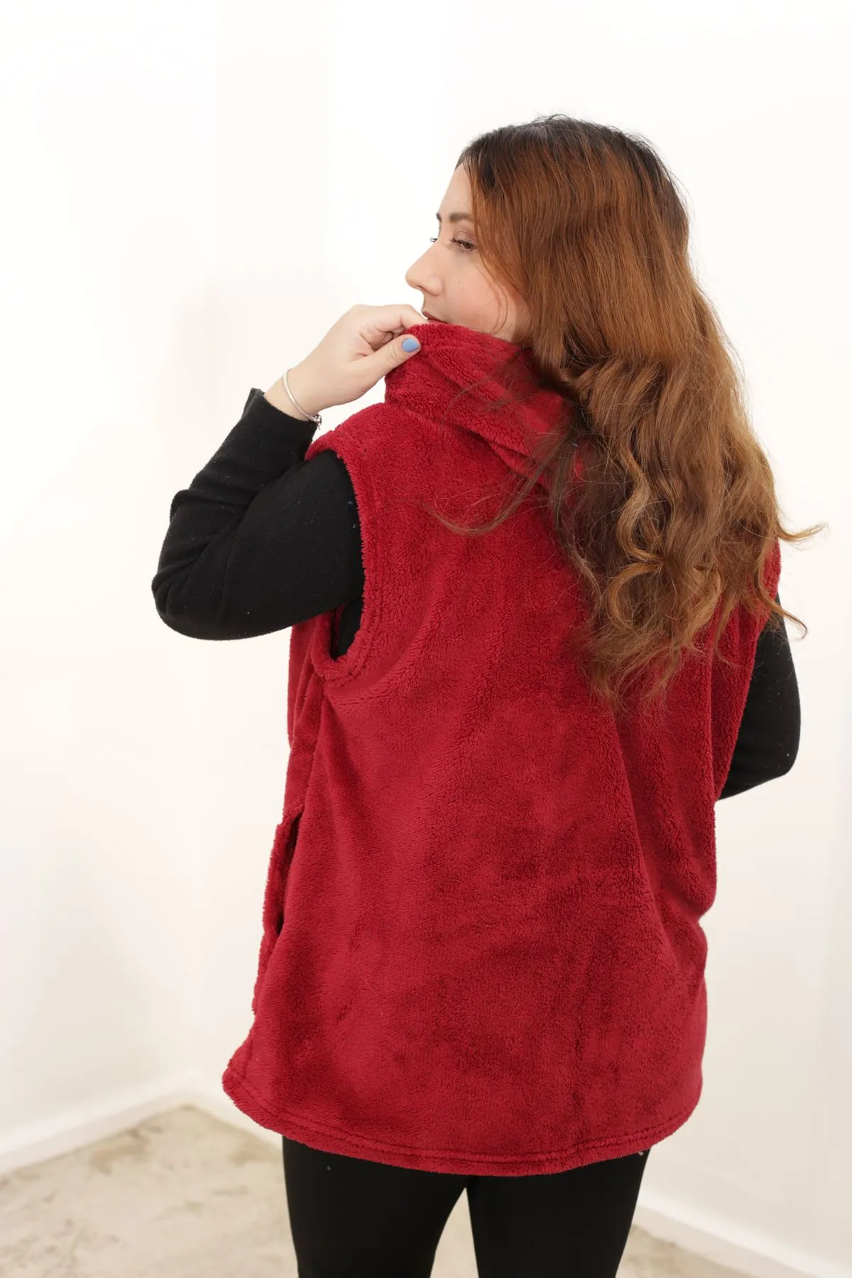 RENKTE BATTAL BEDEN ÖZEL ÜRETİM BORDO PELUŞ YELEK