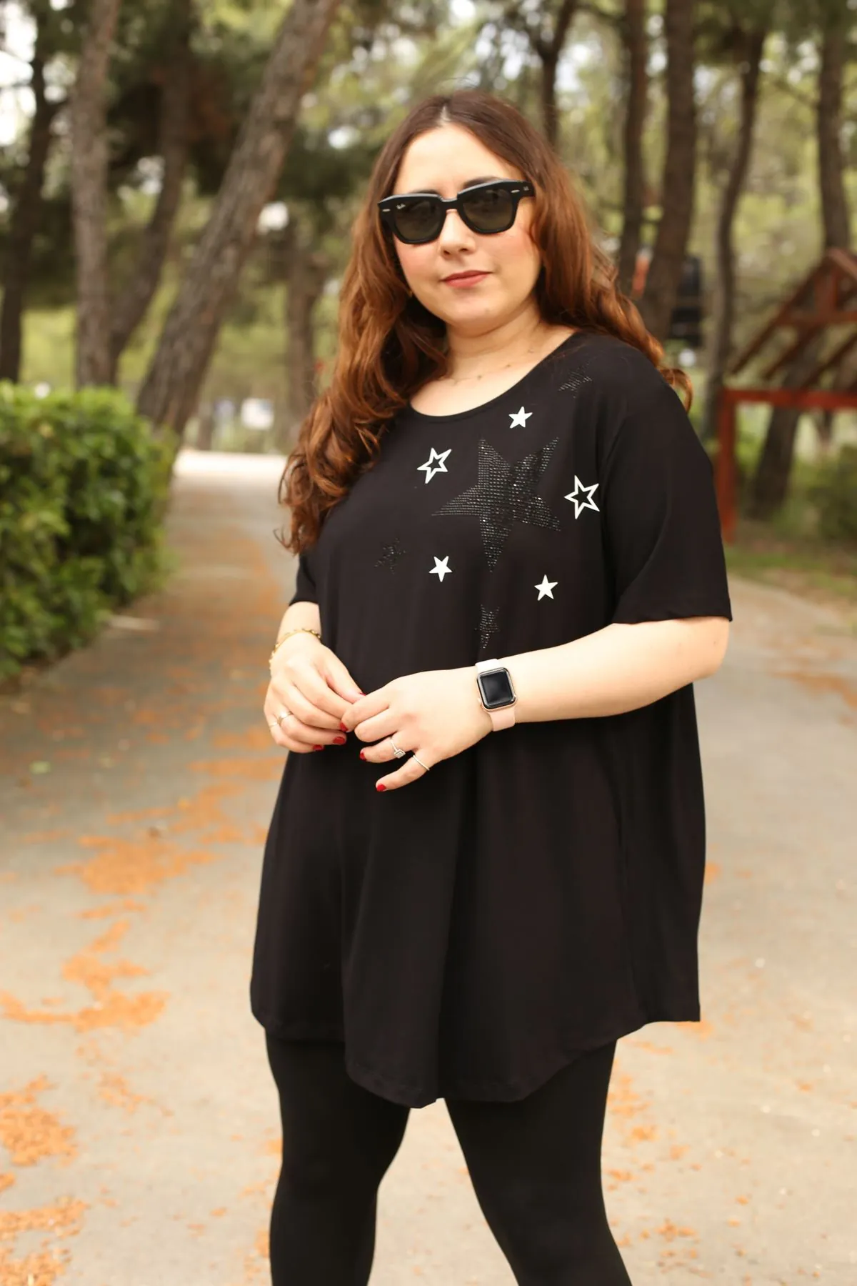 RENKTE BÜYÜK BEDEN SİYAH YILDIZLI ESNEK BLUZ