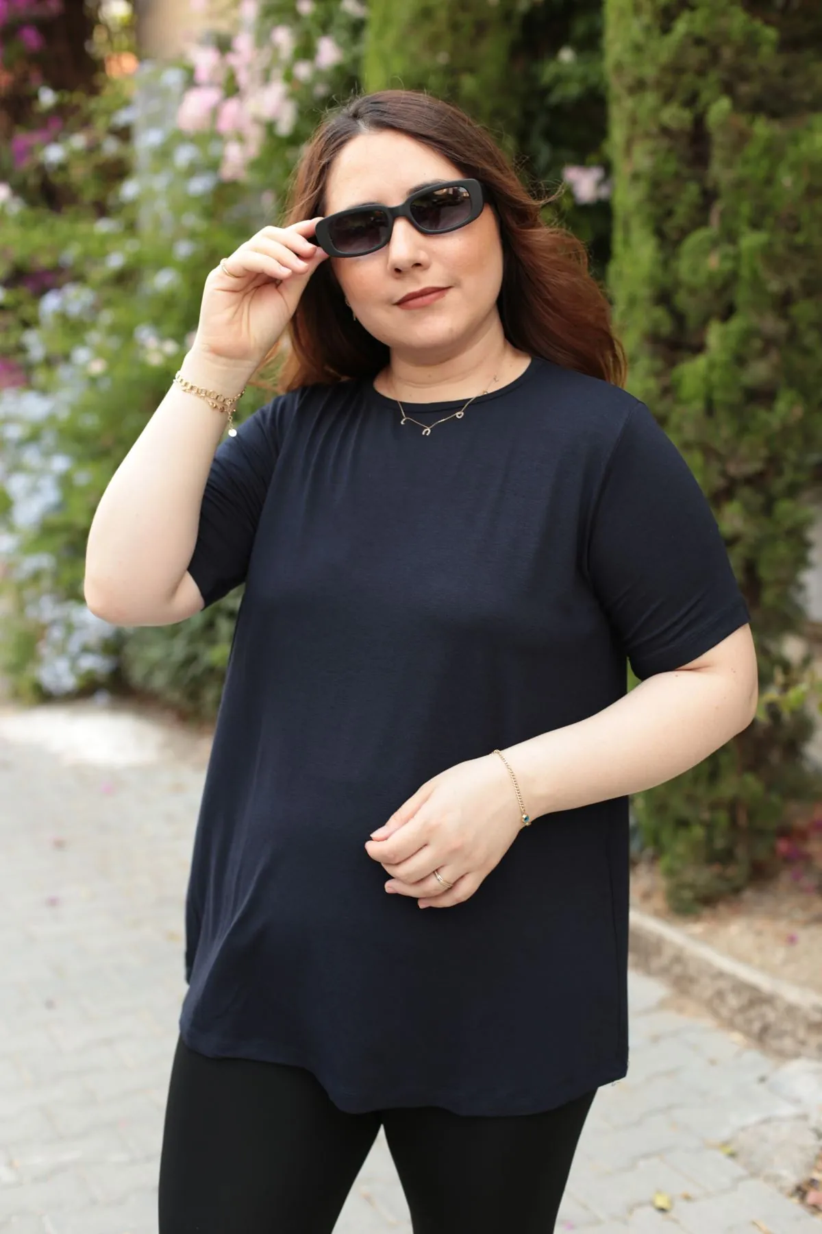 RENKTE BÜYÜK BEDEN BASİC YAKA LACİVERT BLUZ