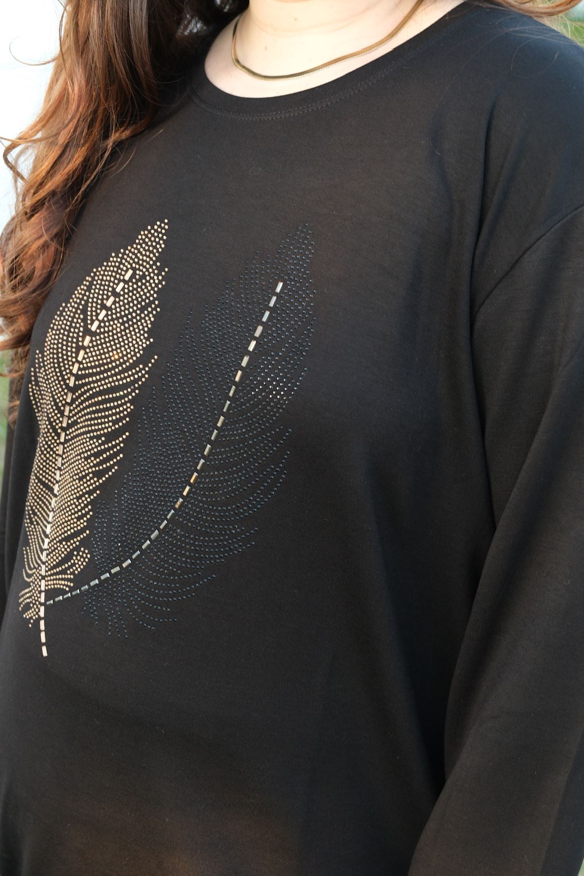 RENKTE SİYAH YAPRAK İŞLEMELİ TASARIM BLUZ