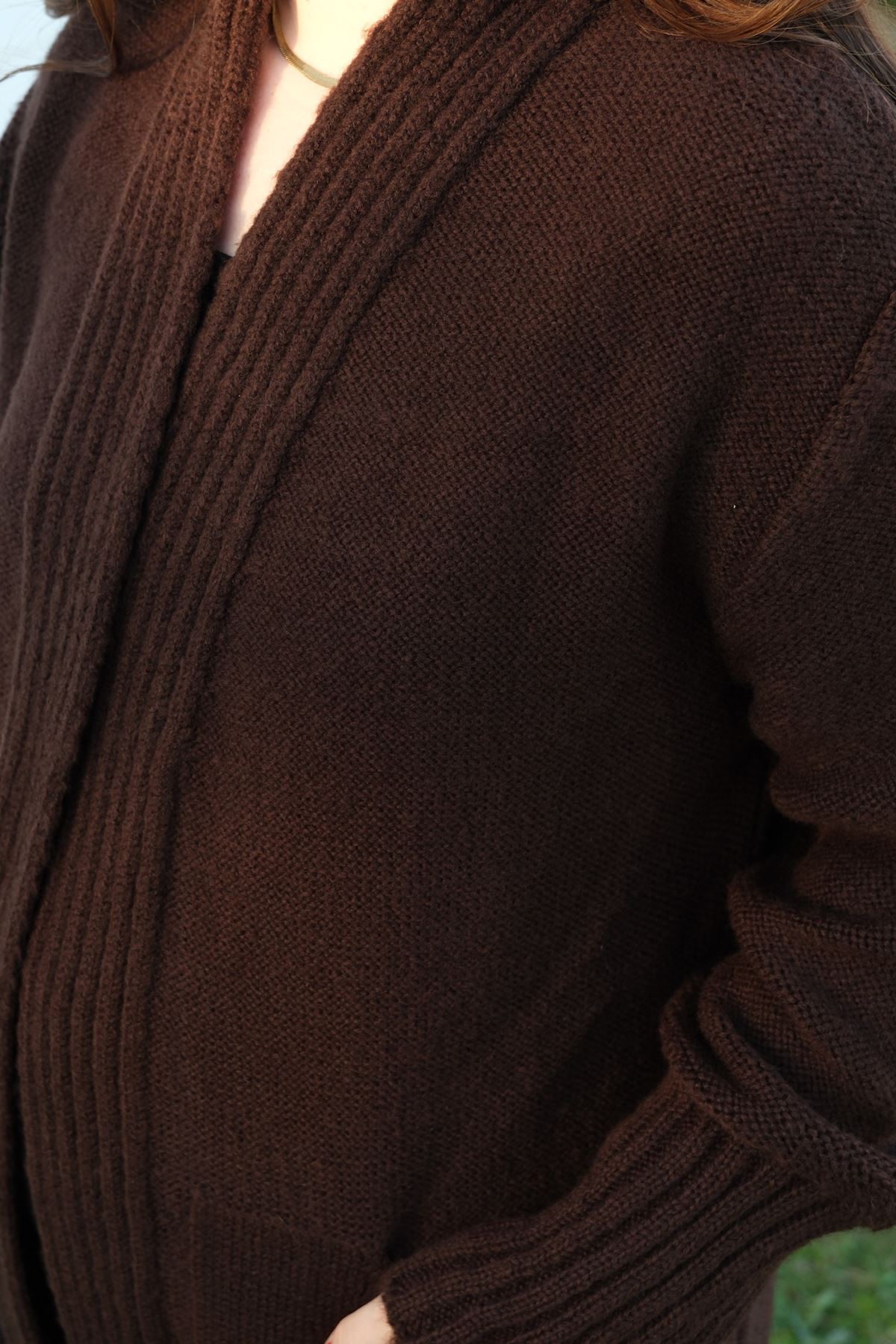 RENKTE KALIN KOYU KAHVERENGİ HIRKA & CEKET