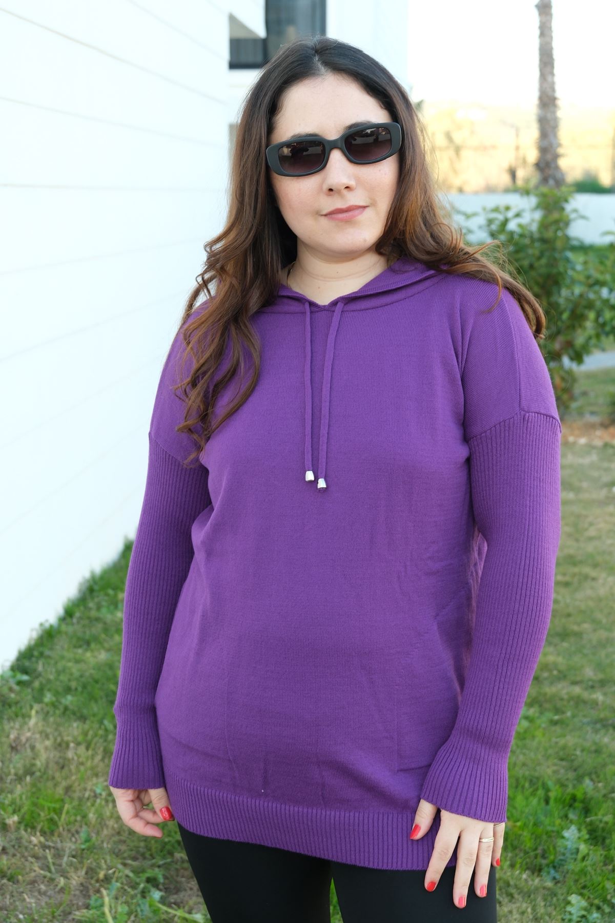 RENKTE KAPŞONLU ESNEK MOR TRİKO