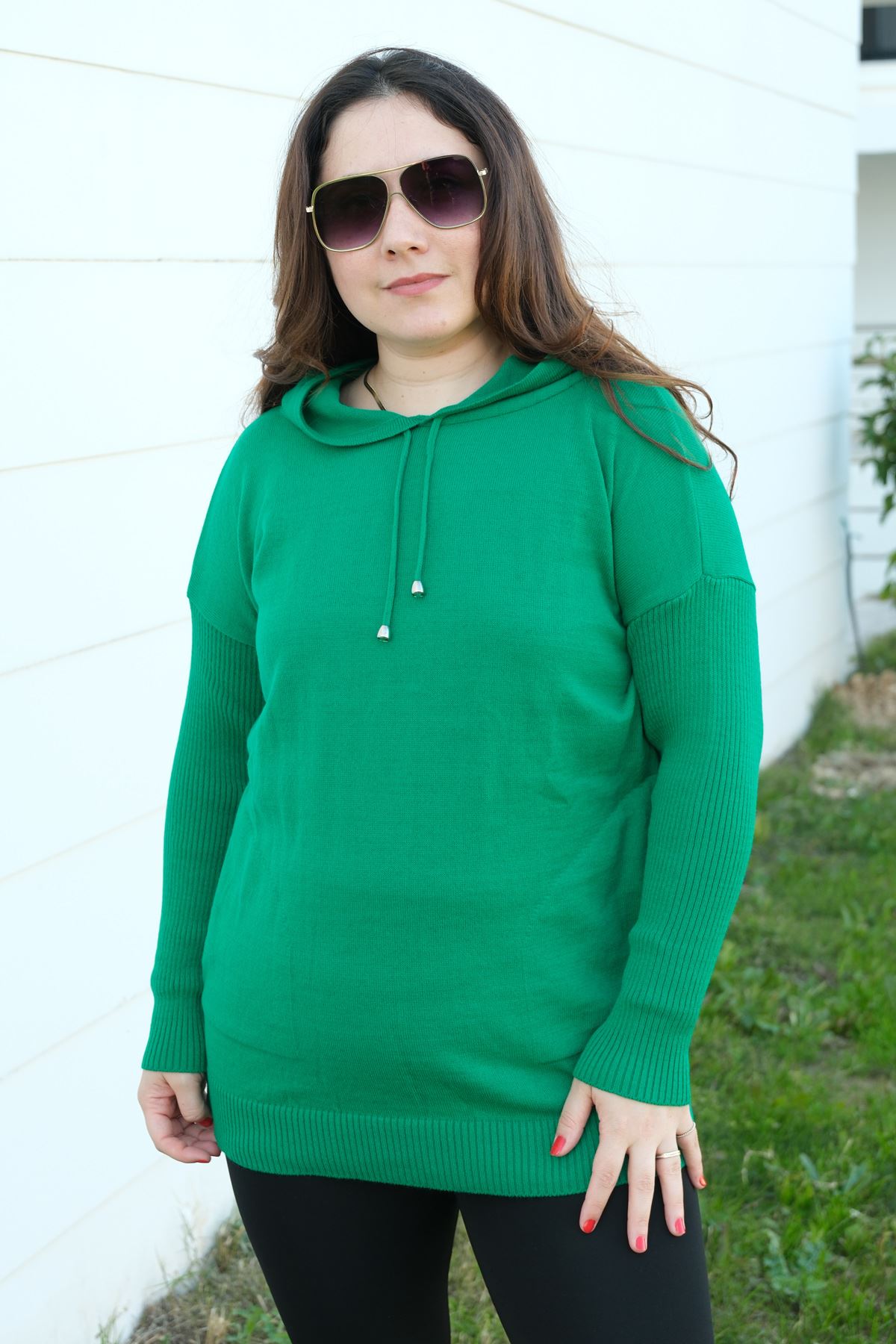 RENKTE KAPŞONLU ESNEK YEŞİL TRİKO