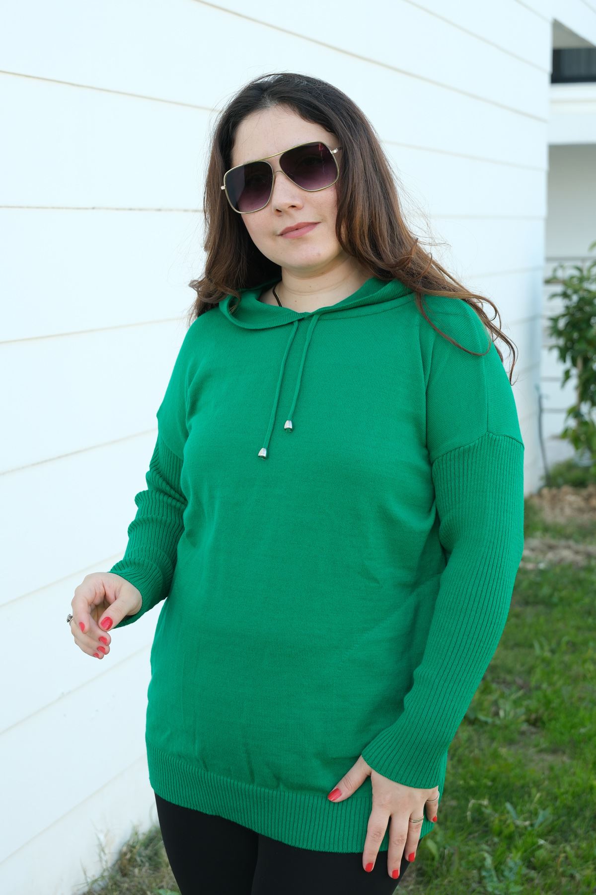 RENKTE KAPŞONLU ESNEK YEŞİL TRİKO