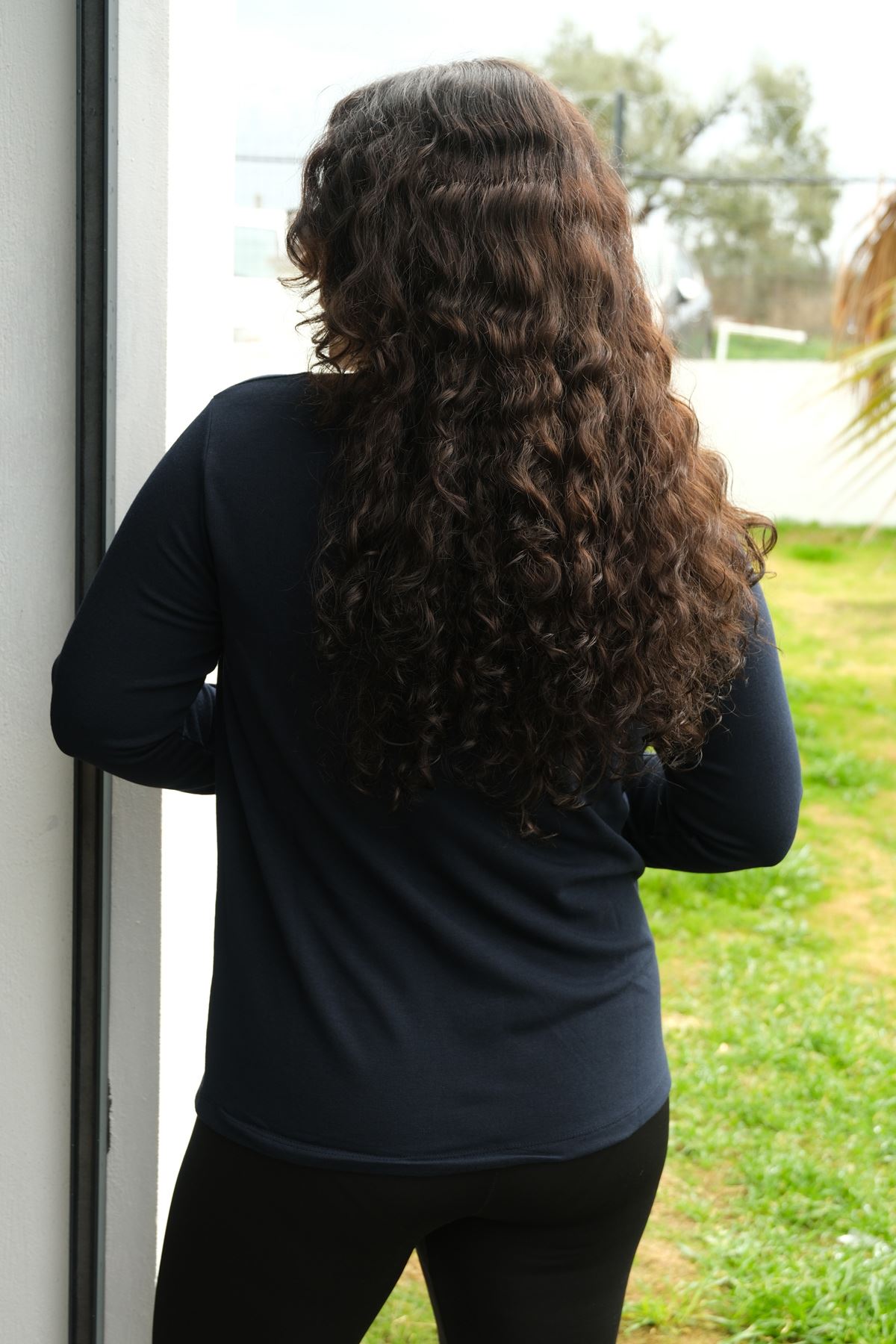 RENKTE V ŞERİT DETAY LACİVERT BLUZ