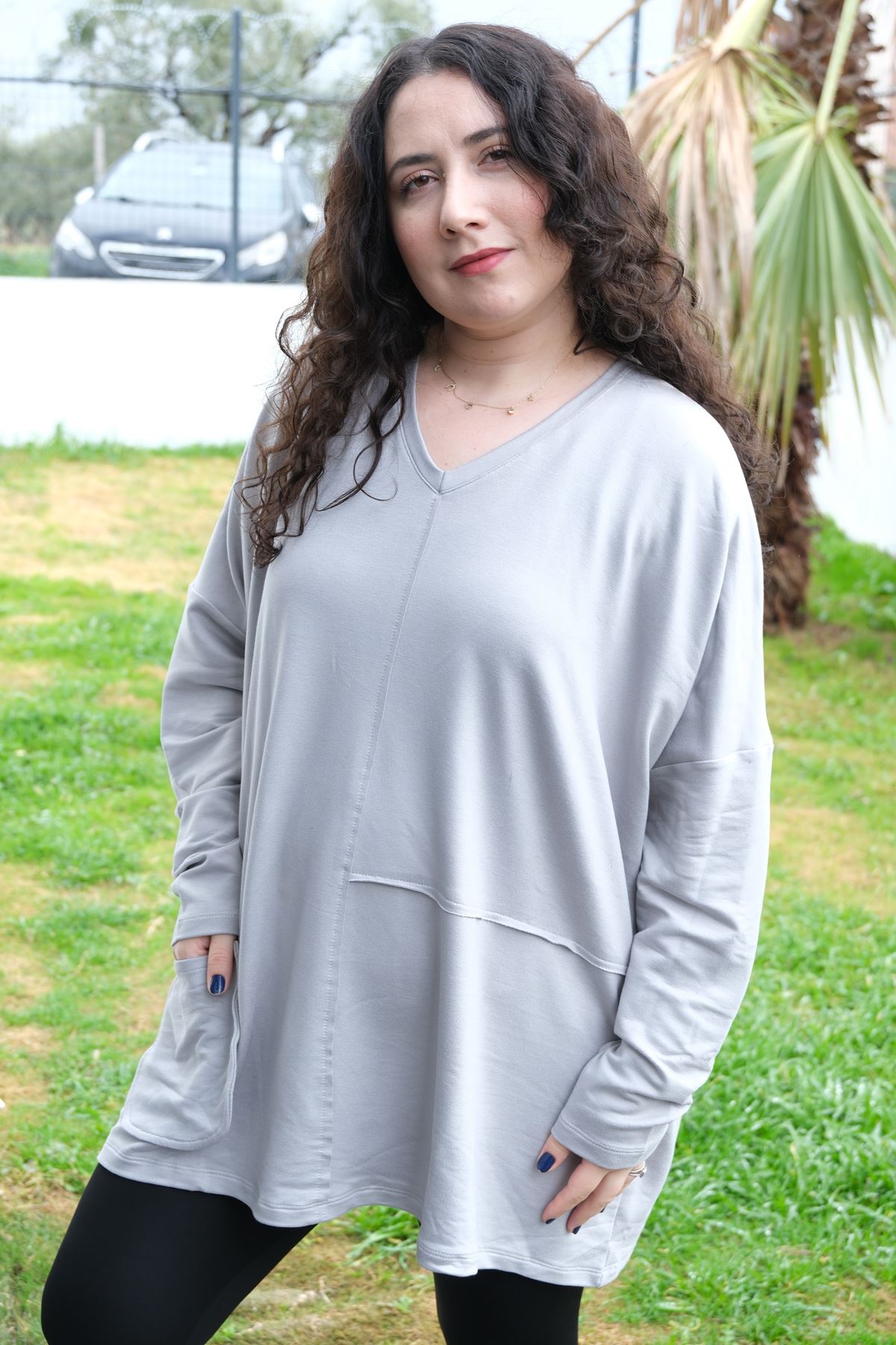 RENKTE CEPLİ KİLO GİZLEYEN BÜYÜK BEDEN GRİ BLUZ&TUNİK