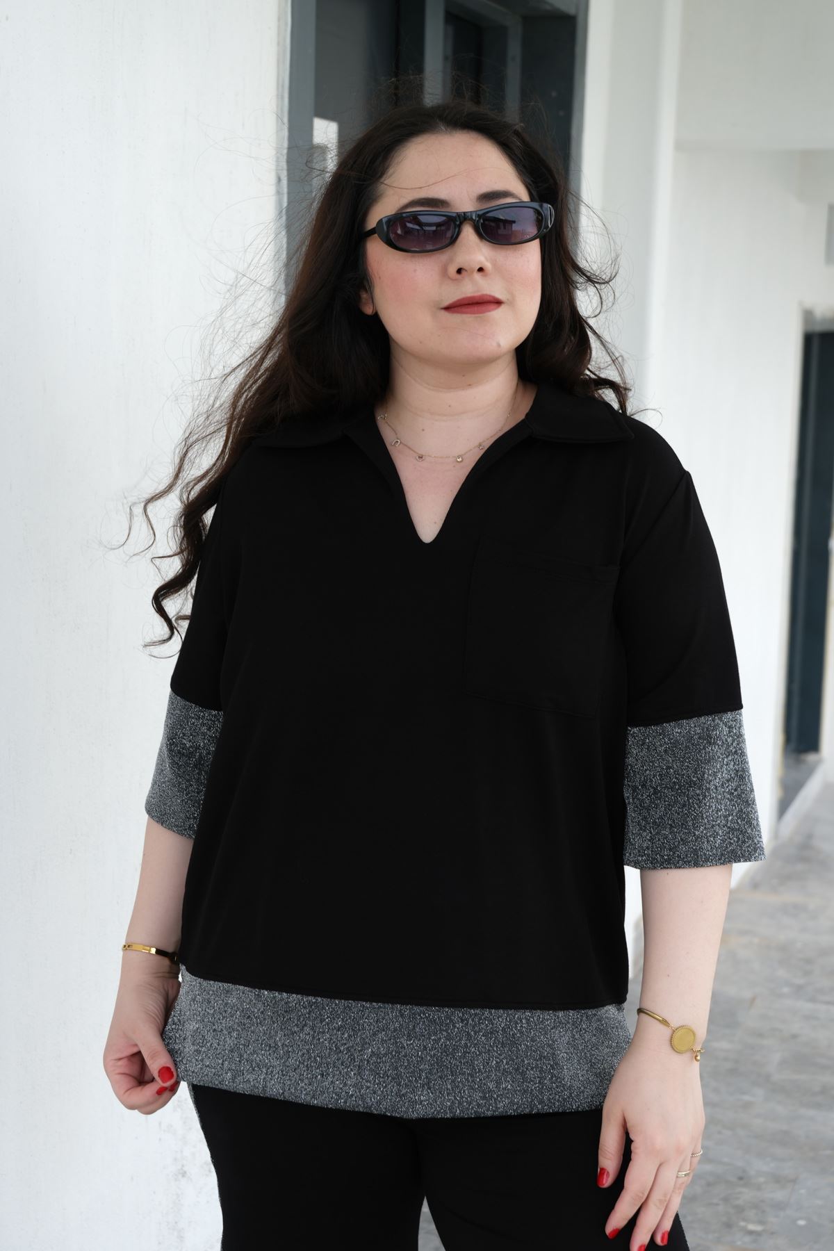 RENKTE GENİŞ KESİM SİM DETAYLI SİYAH TAKIM