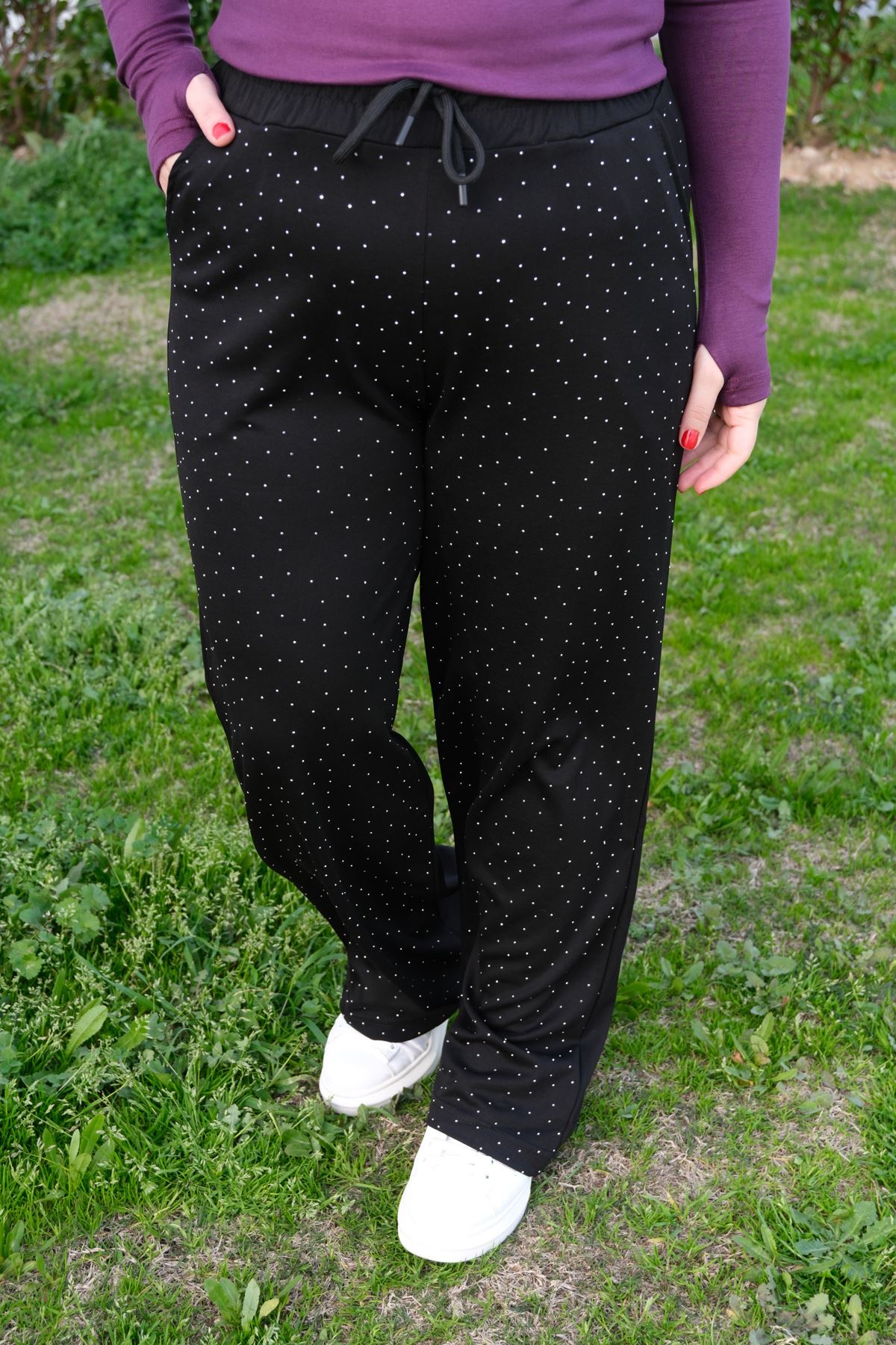 RENKTE BÜYÜK BEDEN TAŞLI MODAL SİYAH EŞOFMAN ALTI