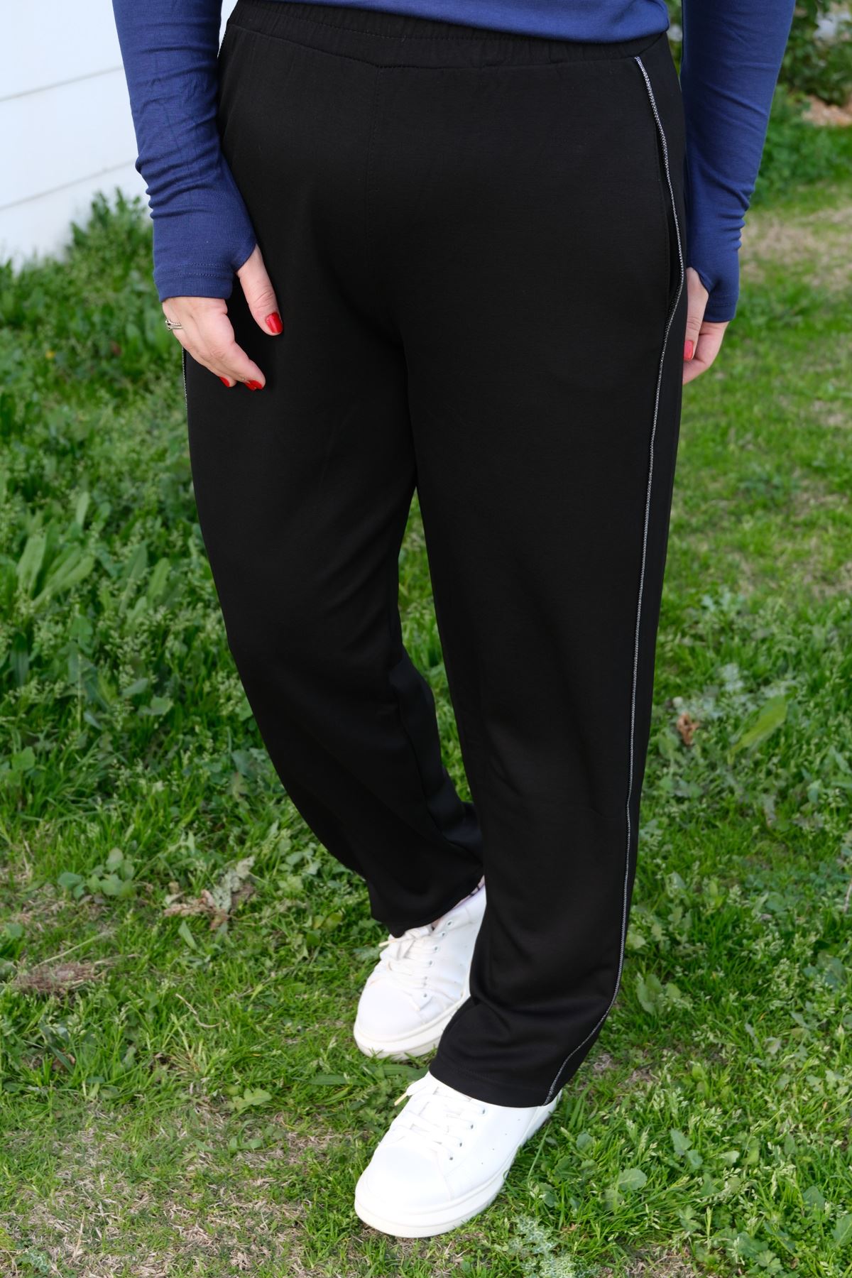 RENKTE BİYELİ BÜYÜK BEDEN SİYAH EŞOFMAN ALTI