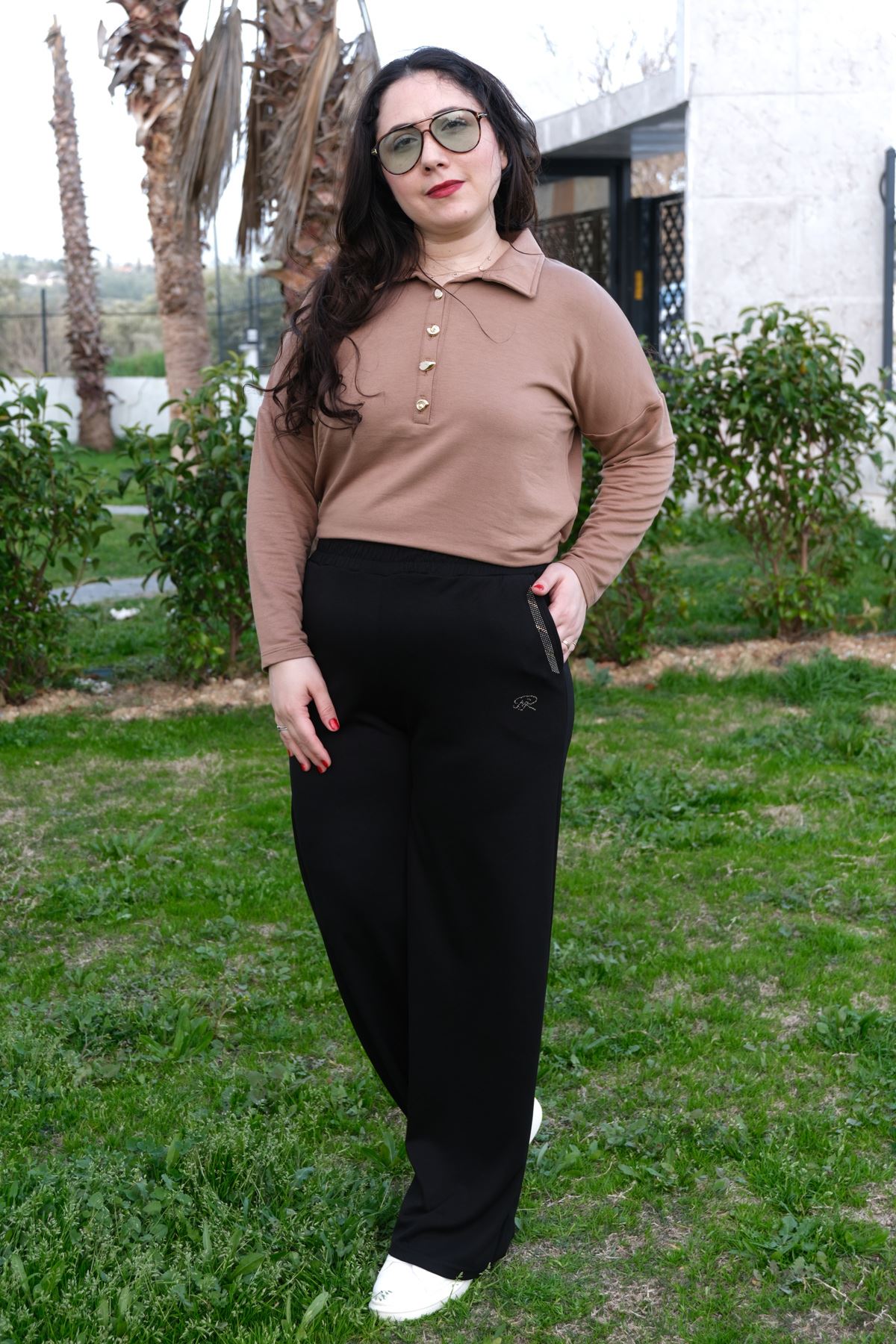 RENKTE TAŞ İŞLEMELİ BATTAL SİYAH ALT EŞOFMAN