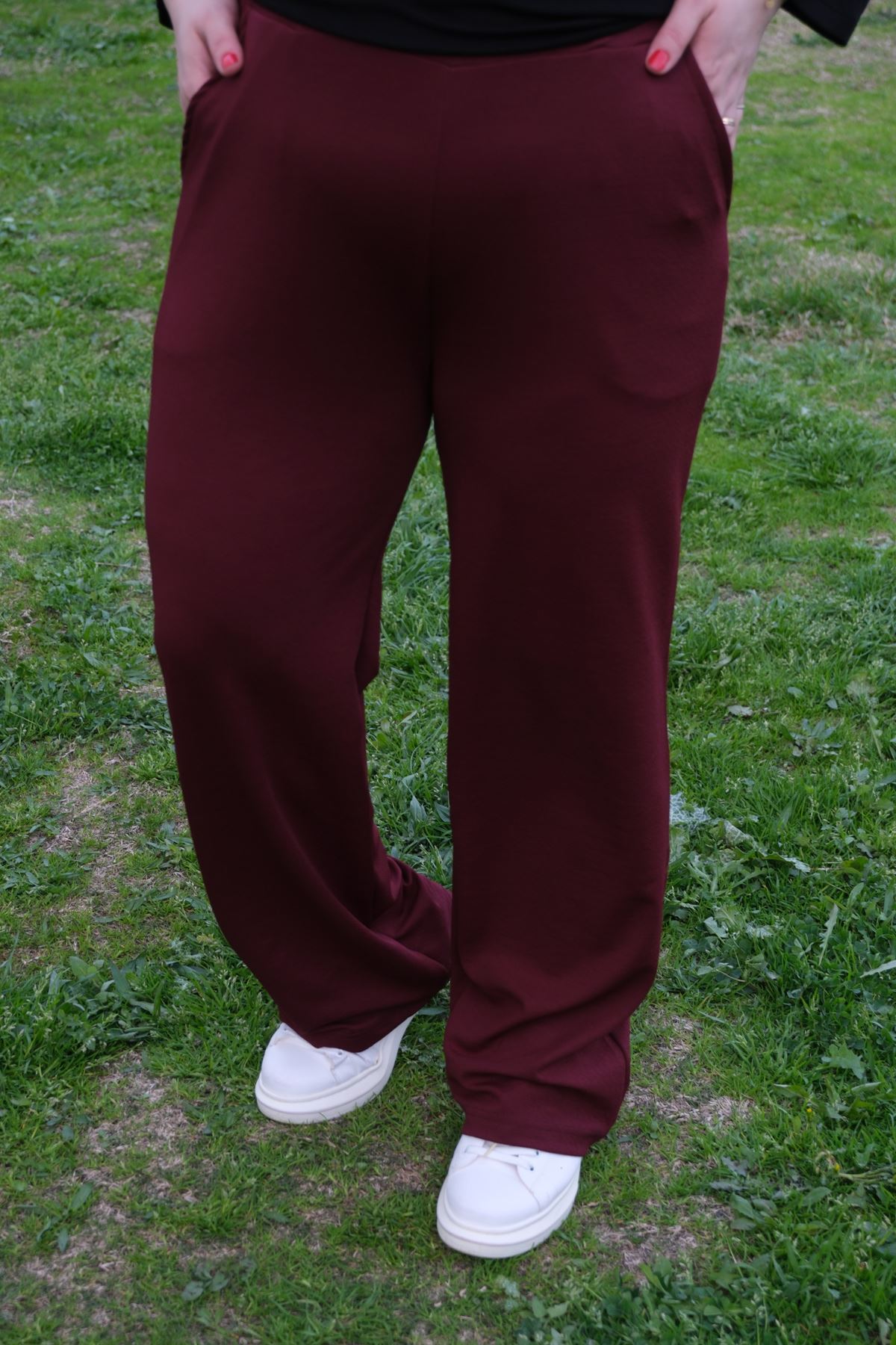 RENKTE TOPARLAYICI YÜKSEK BEL BORDO PANTOLON