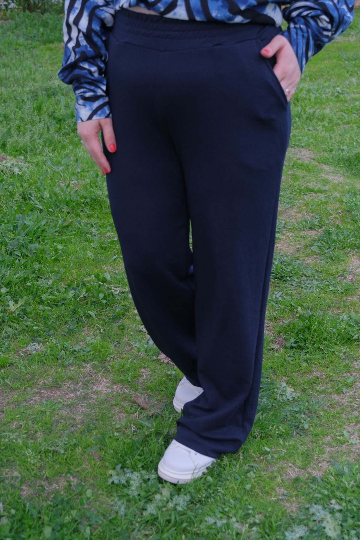 RENKTE TOPARLAYICI YÜKSEK BEL LACİVERT PANTOLON