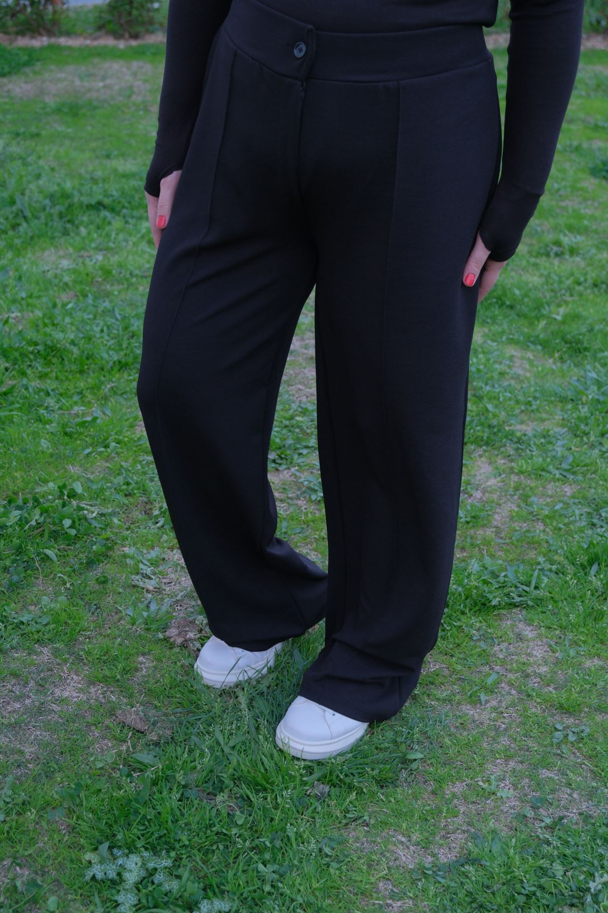 RENKTE TOPARLAYICI BÜYÜK BEDEN SİYAH PALAZZO PANTOLON