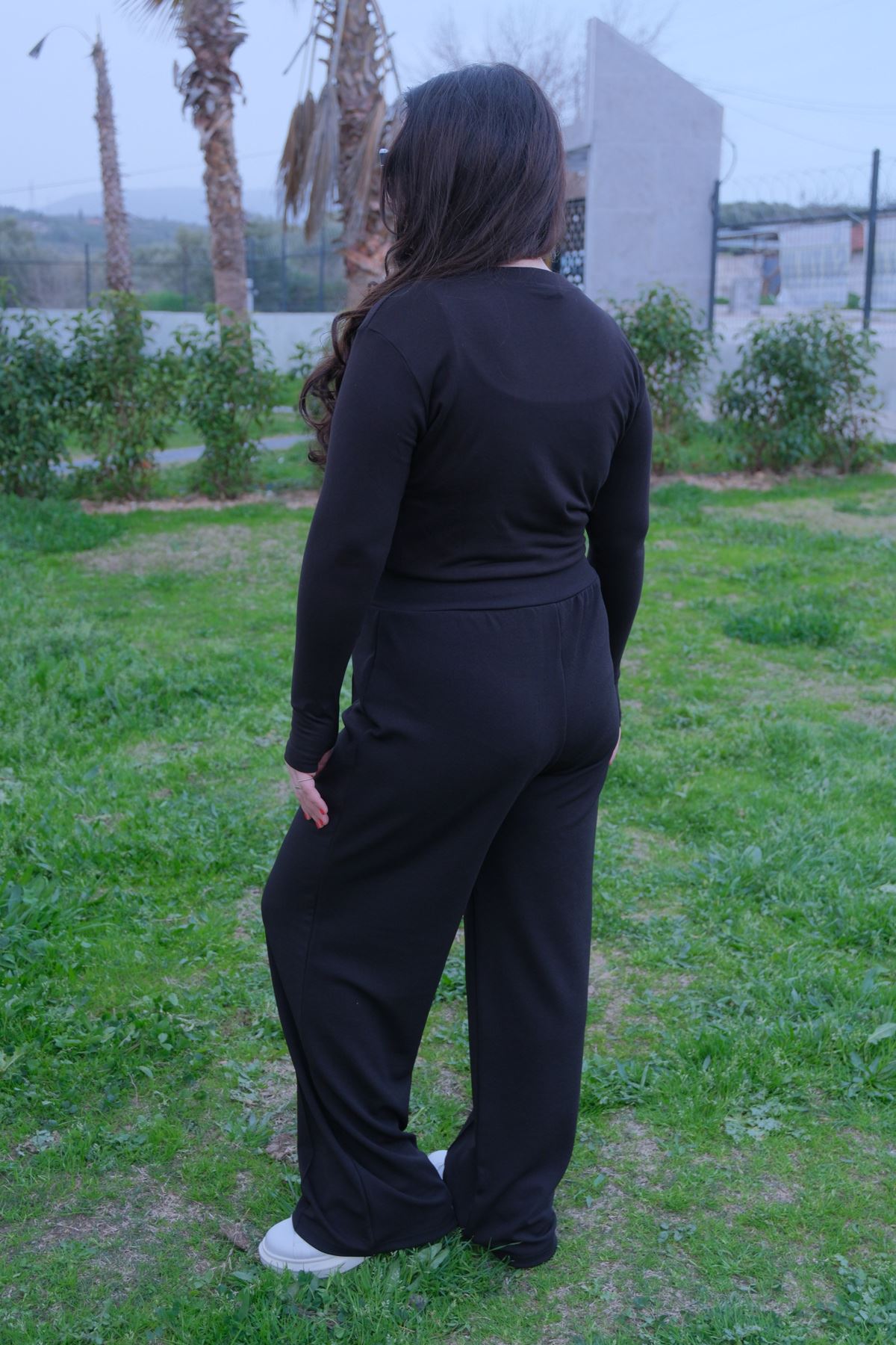 RENKTE TOPARLAYICI BÜYÜK BEDEN SİYAH PALAZZO PANTOLON