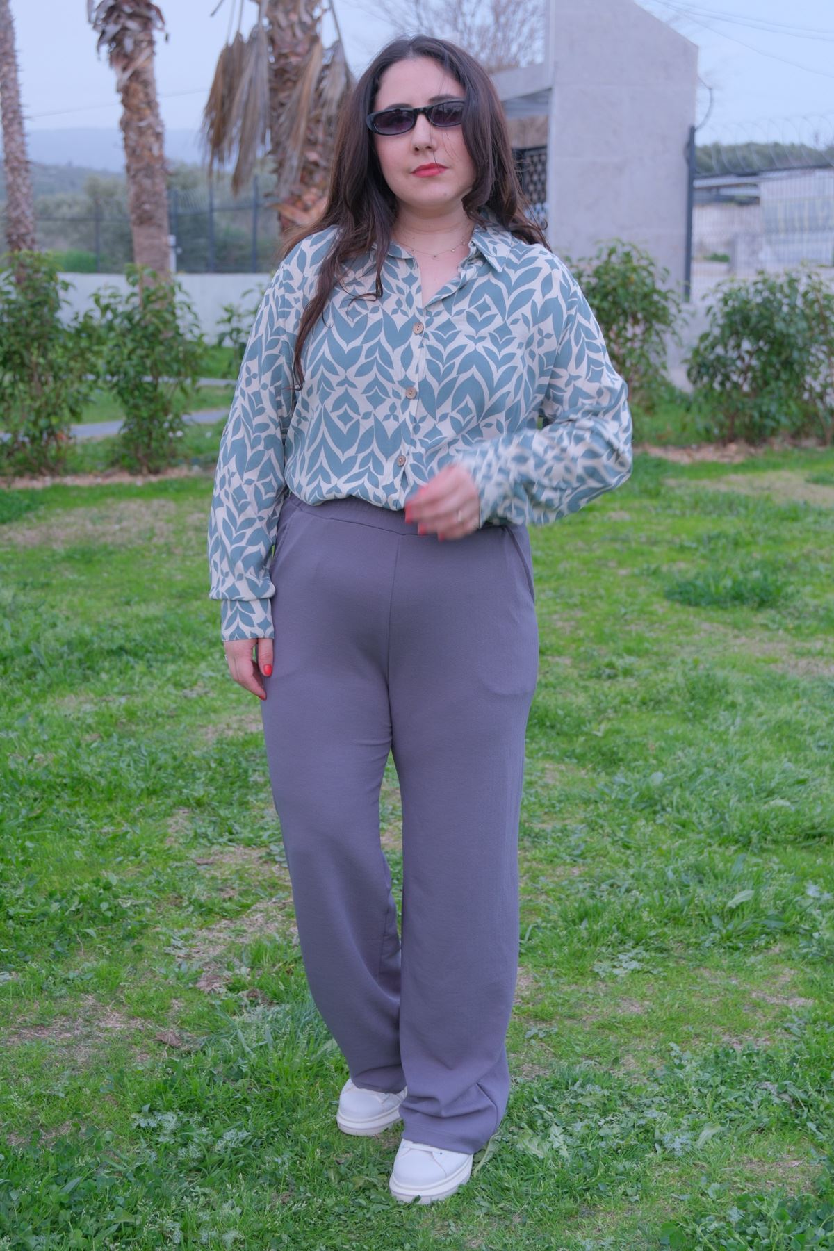 RENKTE TOPARLAYICI YÜKSEK BEL FÜME PANTOLON