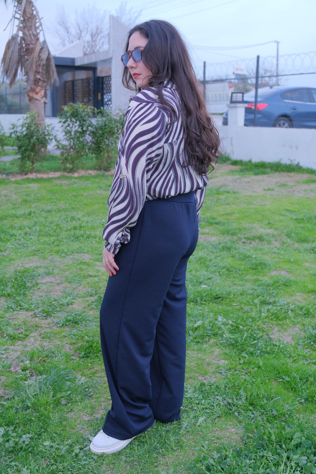 RENKTE TOPARLAYICI BÜYÜK BEDEN LACİVERT PALAZZO PANTOLON