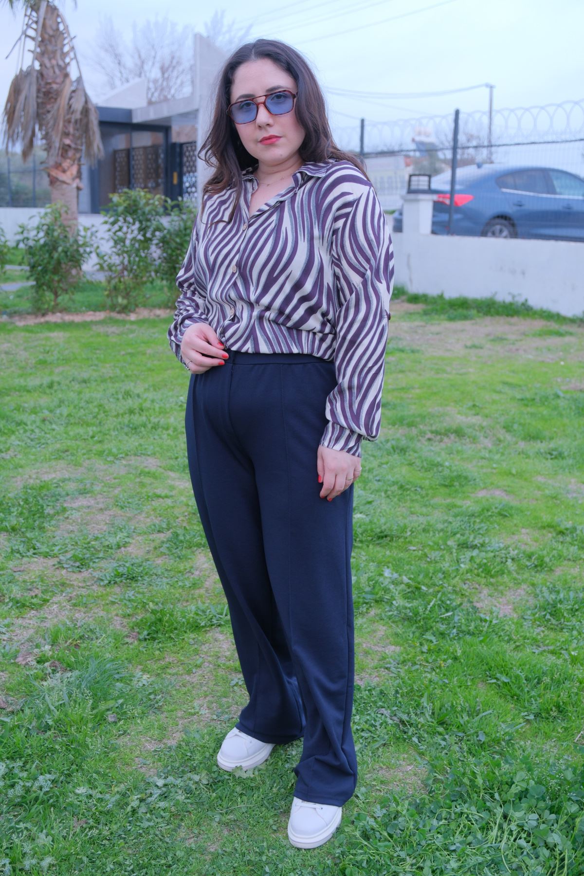 RENKTE TOPARLAYICI BÜYÜK BEDEN LACİVERT PALAZZO PANTOLON