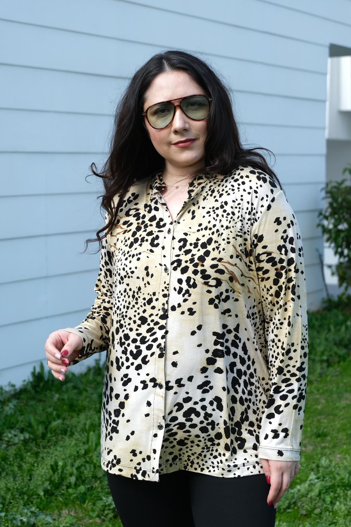 RENKTE BÜYÜK BEDEN DESENLİ DÜĞMELİ ESNEK GÖMLEK&BLUZ