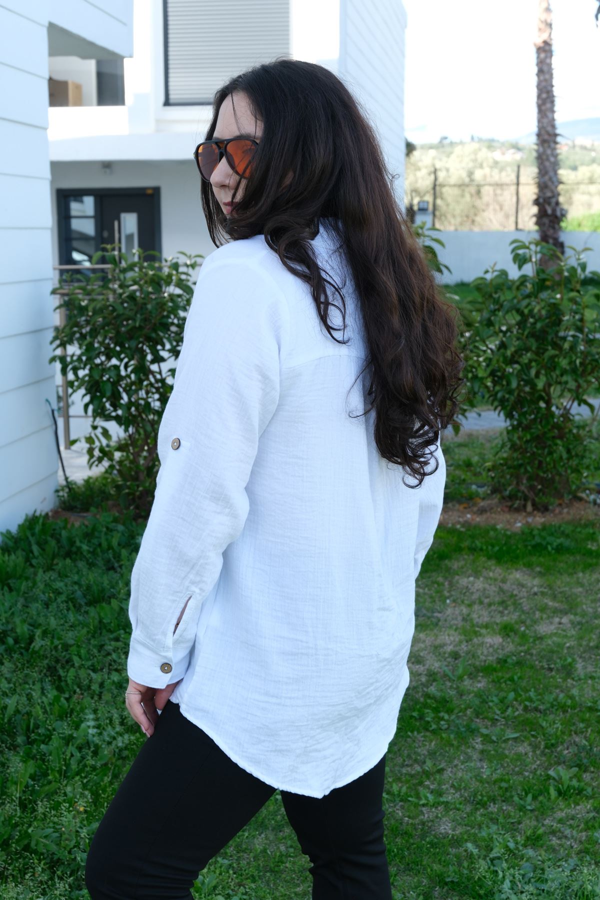 RENKTE BÜYÜK BEDEN NAKIŞLI MÜSLİN BEYAZ GÖMLEK