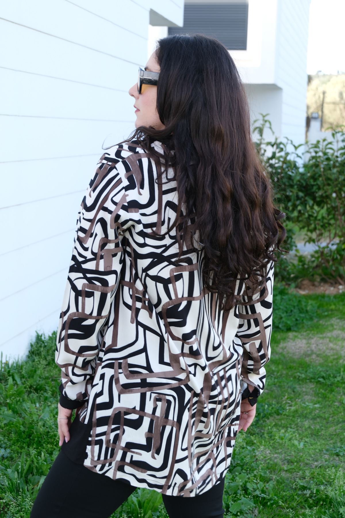 RENKTE BÜYÜK BEDEN SİYAH KOMBİNLİ DESENLİ TUNİK