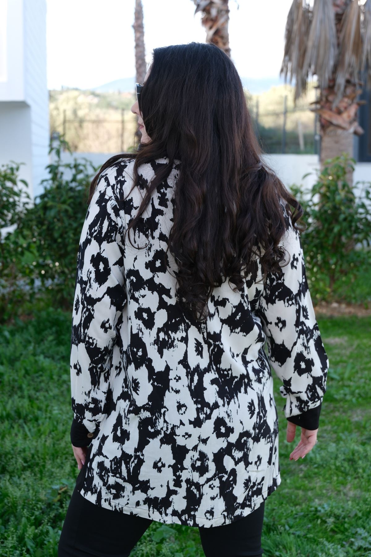 RENKTE BÜYÜK BEDEN SİYAH KOMBİNLİ DESENLİ TUNİK