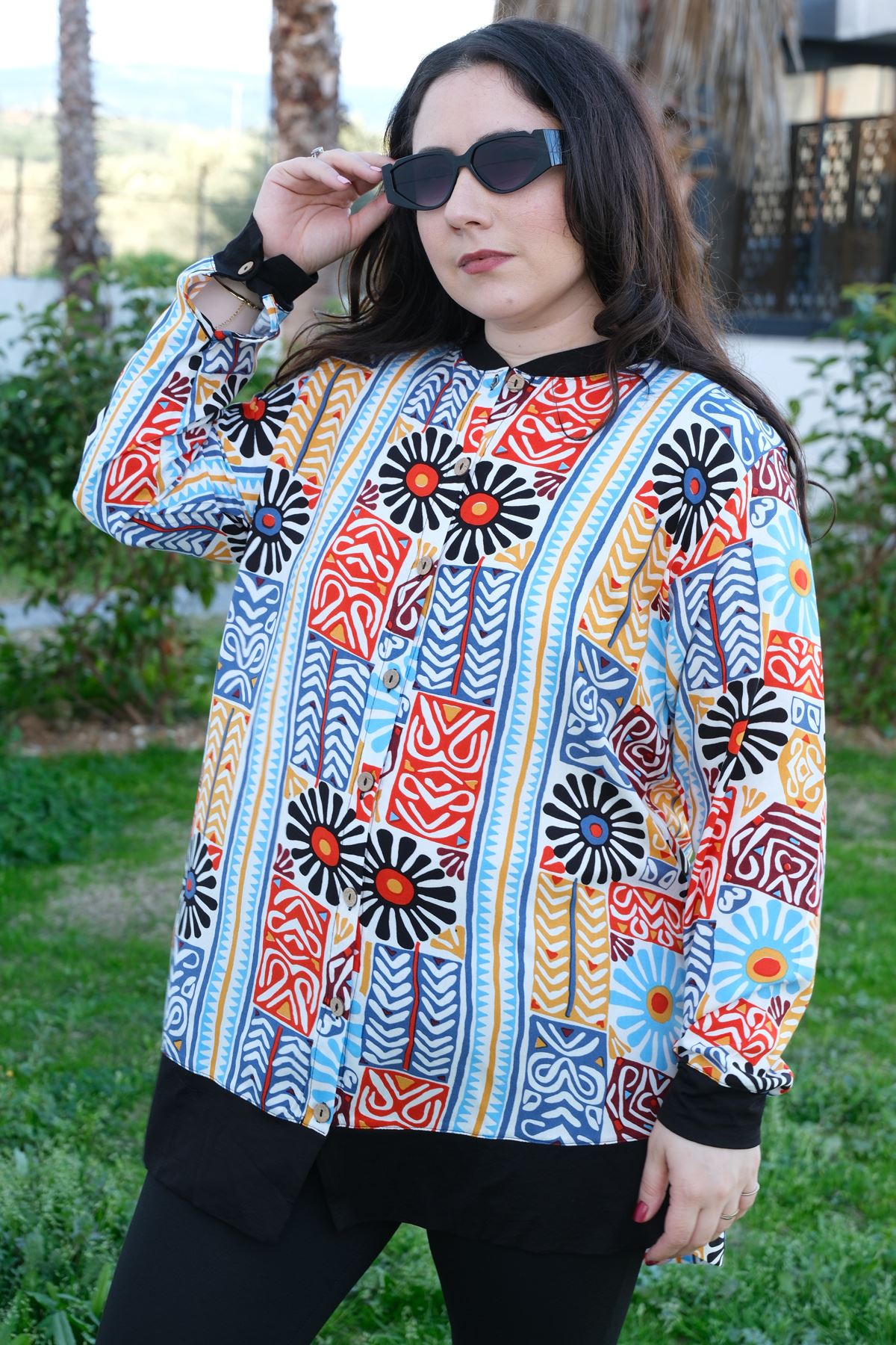 RENKTE BÜYÜK BEDEN SİYAH KOMBİNLİ DESENLİ TUNİK