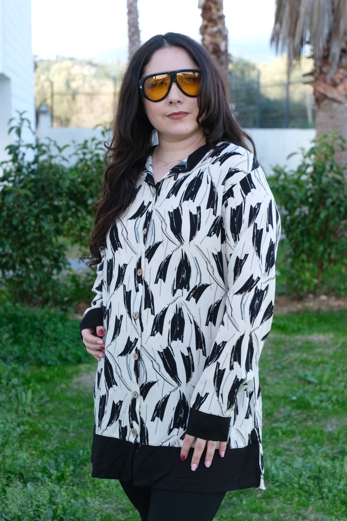 RENKTE BÜYÜK BEDEN SİYAH KOMBİNLİ DESENLİ TUNİK