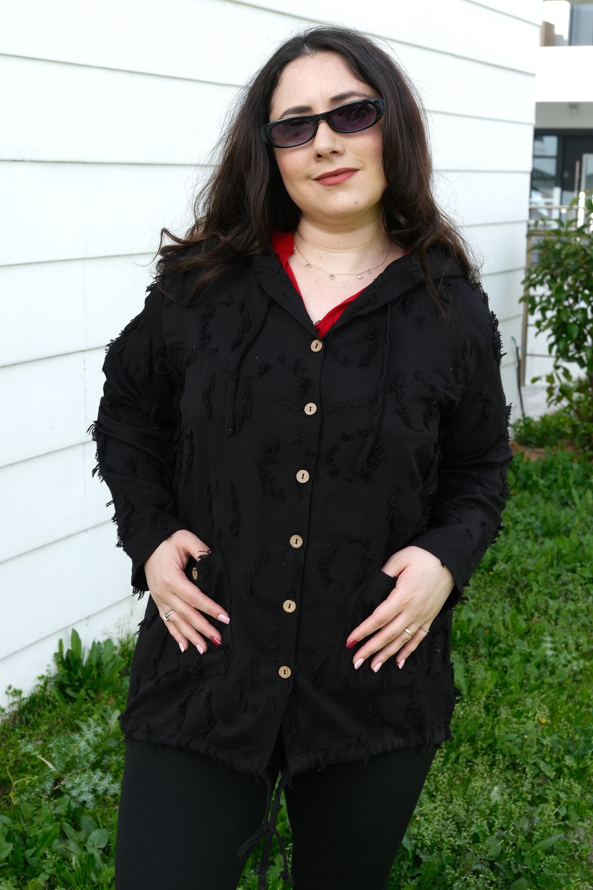 RENKTE BÜYÜK BEDEN DOKULU SİYAH CEKET&GÖMLEK