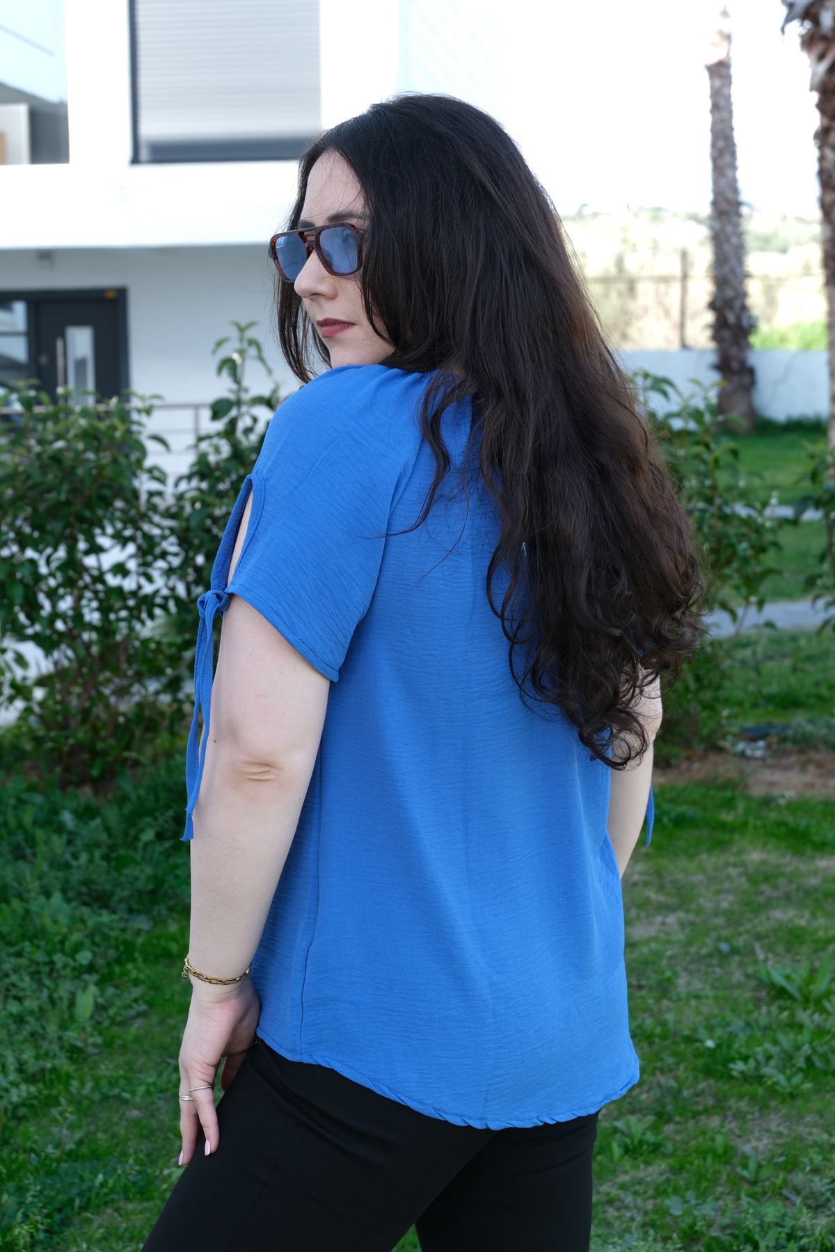 RENKTE BÜYÜK BEDEN KOL BAĞLAMALI İNDİGO BLUZ