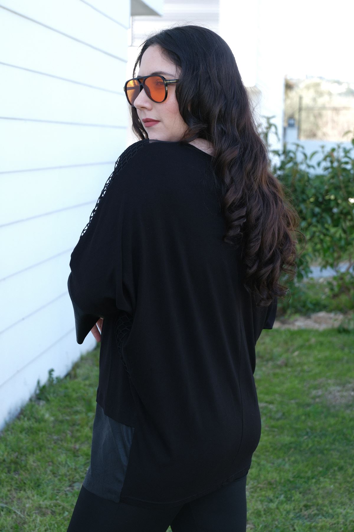 RENKTE BÜYÜK BEDEN FİLE DETAY SİYAH TUNİK