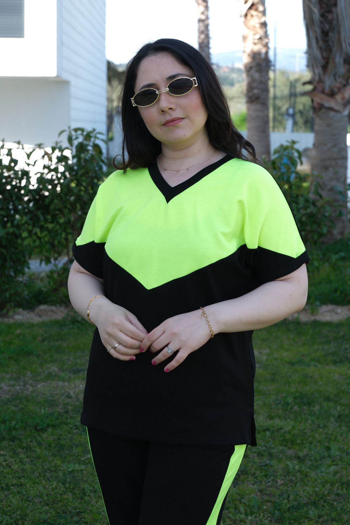 RENKTE BÜYÜK BEDEN NEON V DETAY ALT ÜST TAKIM