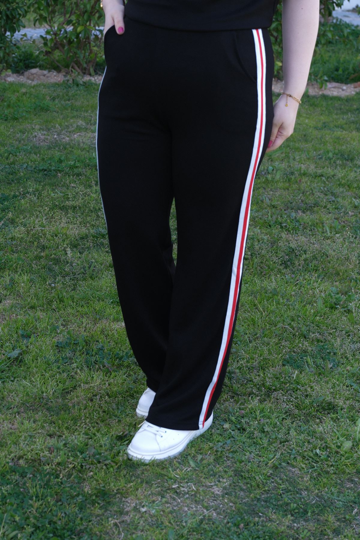 RENKTE BÜYÜK BEDEN FERMUARLI ŞERİTLİ SİYAH ALT ÜST TAKIM