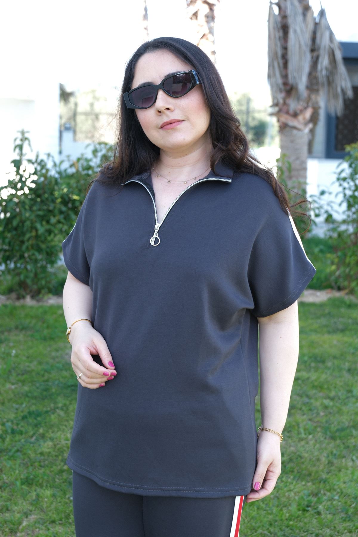 RENKTE BÜYÜK BEDEN FERMUARLI ŞERİTLİ ANTRASİT ALT ÜST TAKIM