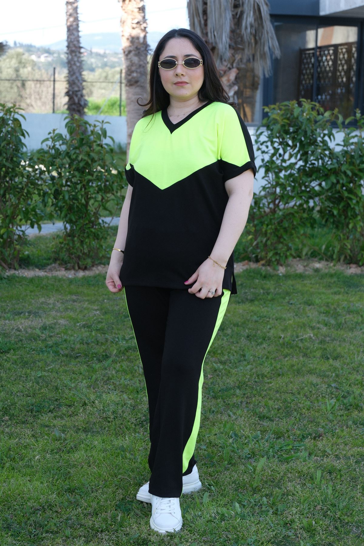 RENKTE BÜYÜK BEDEN NEON V DETAY ALT ÜST TAKIM