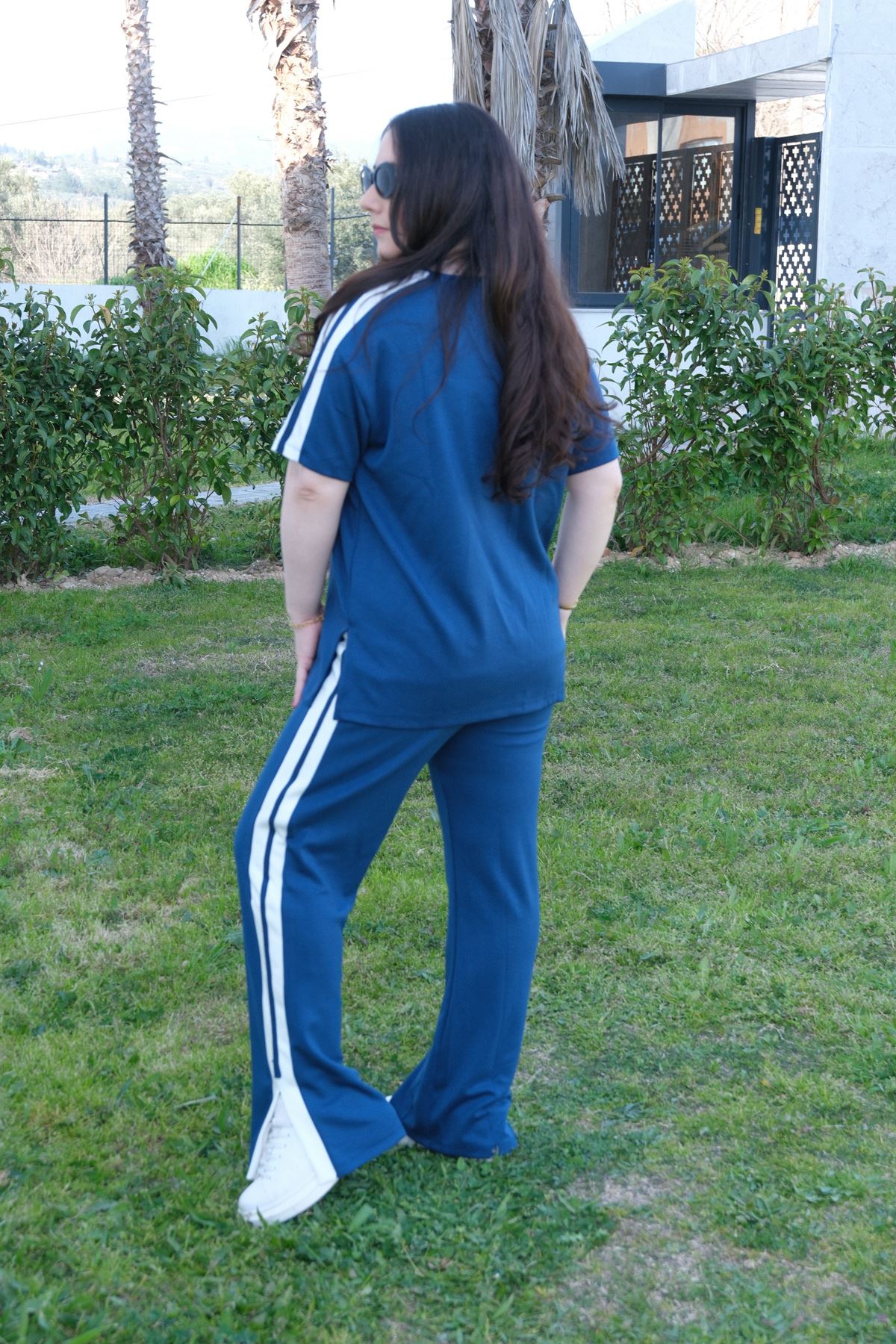 RENKTE BÜYÜK BEDEN BEYAZ ŞERİTLİ İNDİGO İKİLİ TAKIM