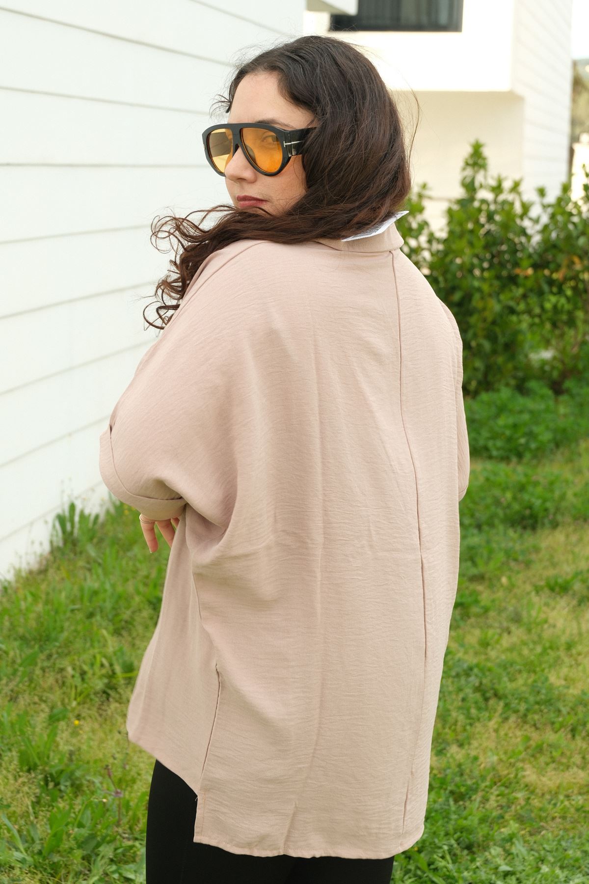 RENKTE BÜYÜK BEDEN KİLO GİZLEYEN KREM BLUZ