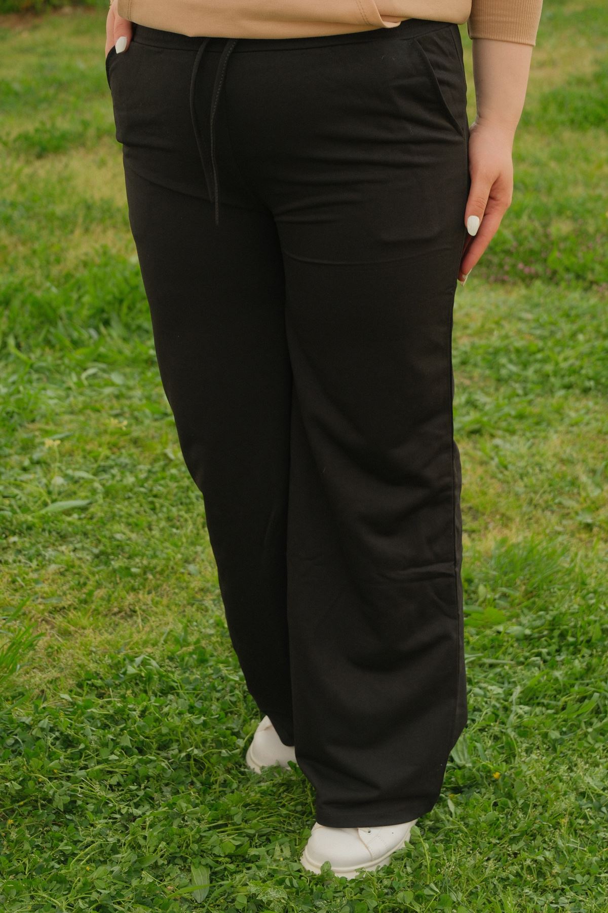 RENKTE BÜYÜK BEDEN SİYAH BOL PAÇA ALT