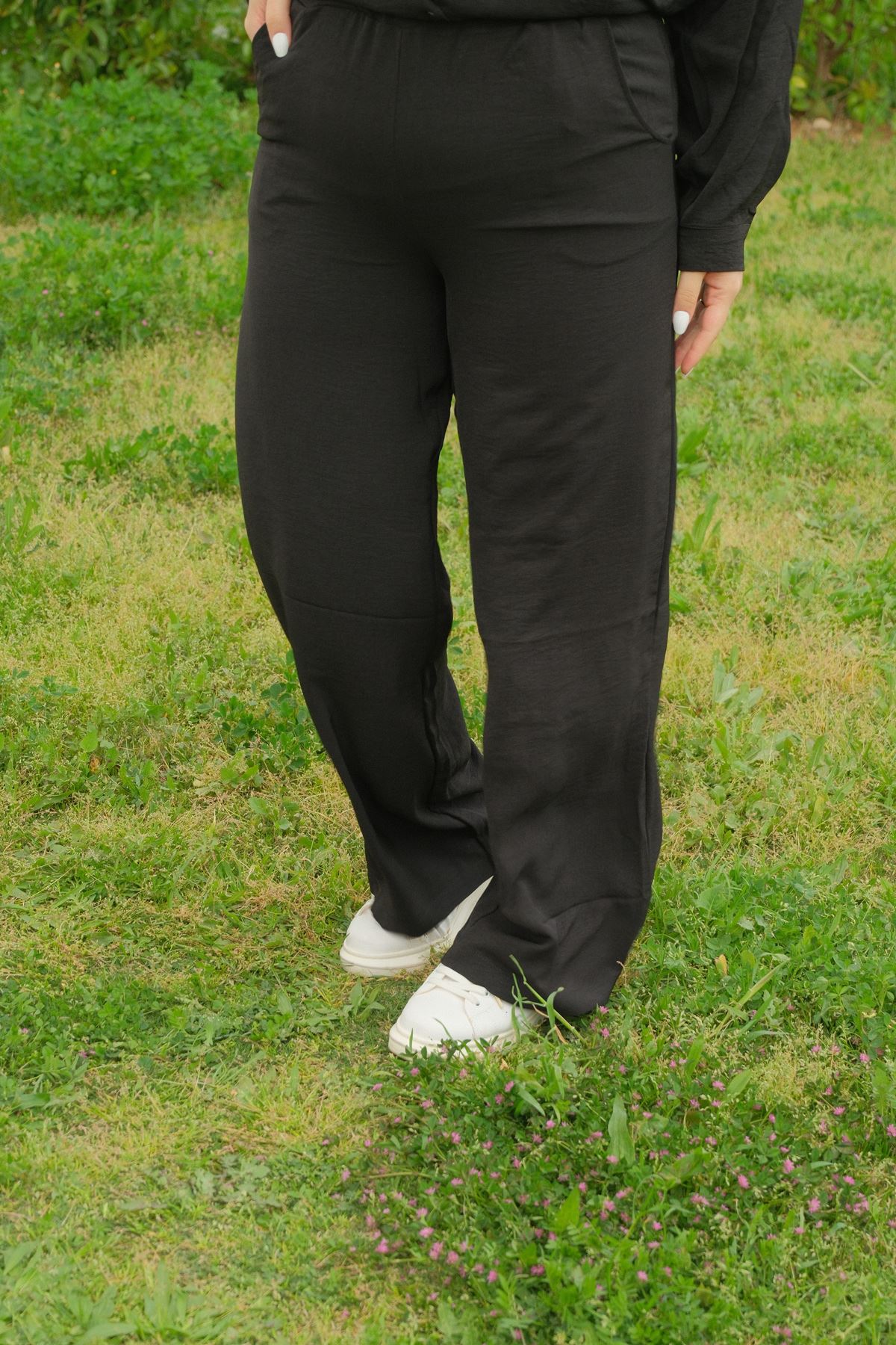 RENKTE BÜYÜK BEDEN KİLO GİZLEYEN SALAŞ SİYAH TAKIM