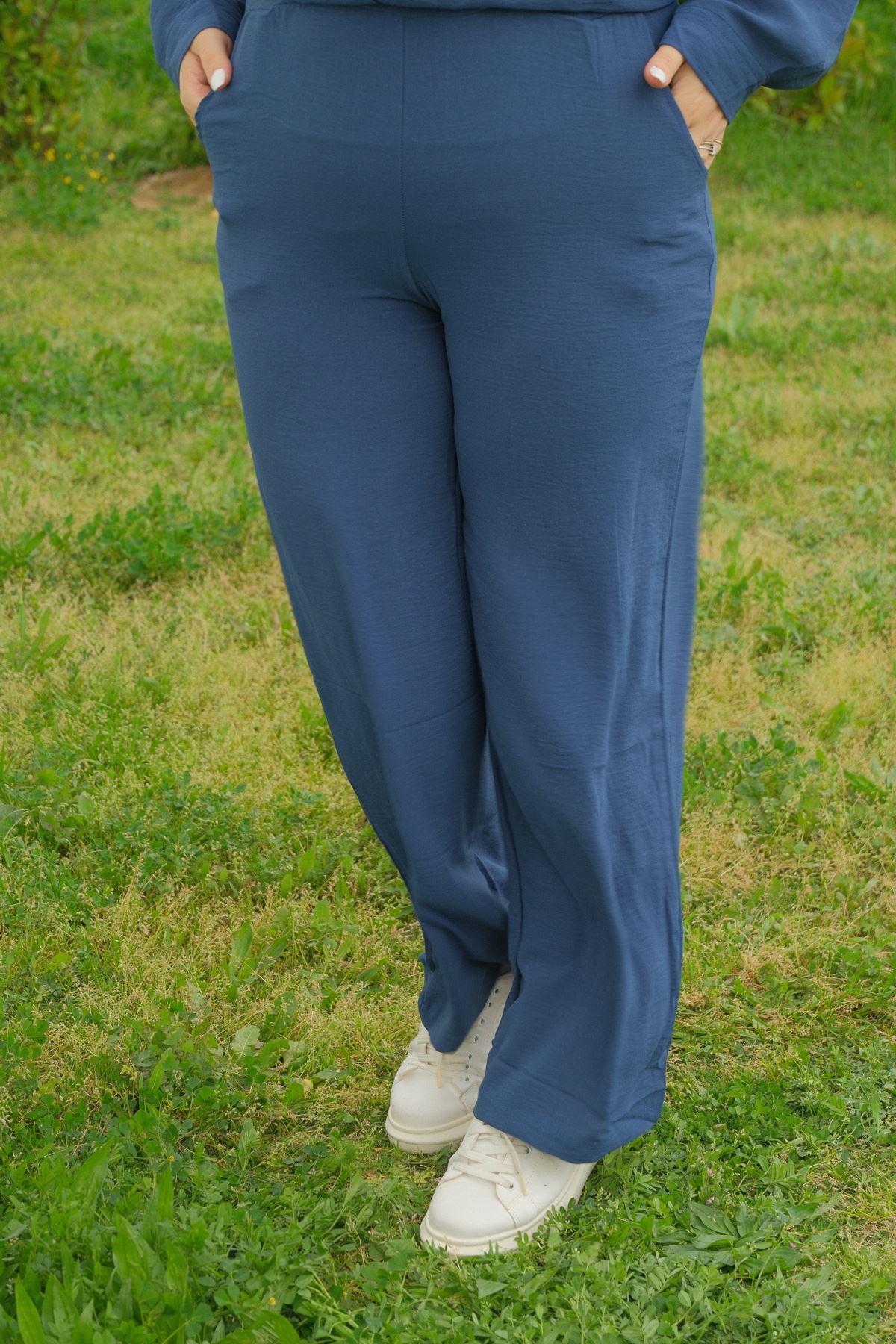 RENKTE BÜYÜK BEDEN KİLO GİZLEYEN SALAŞ İNDİGO TAKIM