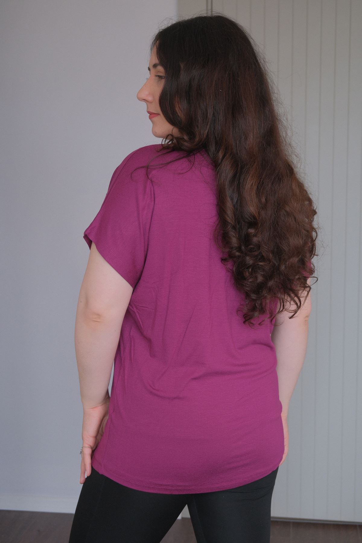 RENKTE BÜYÜK BEDEN YILDIZ PUL NAKIŞLI MOR BLUZ