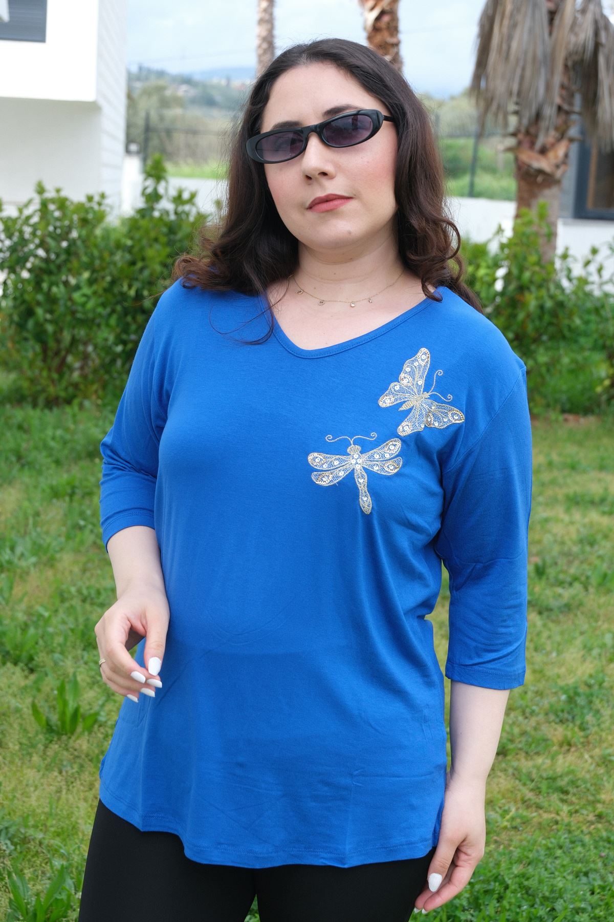 RENKTE BÜYÜK BEDEN KELEBEK YUSUFCUK PULLU NAKIŞLI SAKS BLUZ