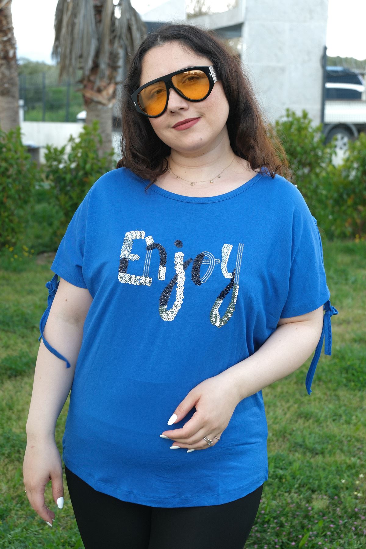 RENKTE BÜYÜK BEDEN ENJOY PULLU NAKIŞLI SAKS BLUZ