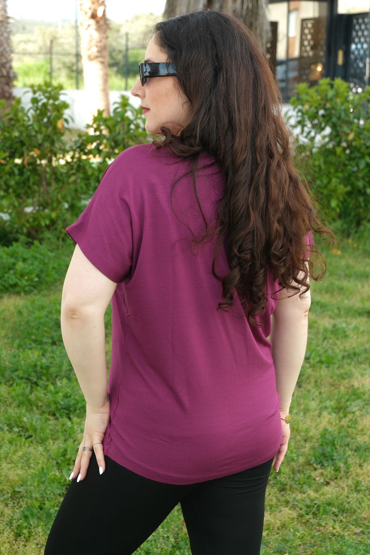 RENKTE BÜYÜK BEDEN SİMLİ PULLU YILDIZ NAKIŞLI MOR BLUZ